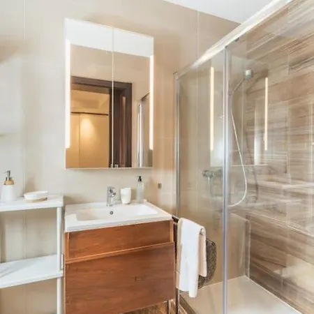 Modern Apartment-hosted By Sweetstay * San Giuliano
