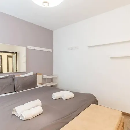 Modern Apartment-hosted By Sweetstay * San Giuliano
