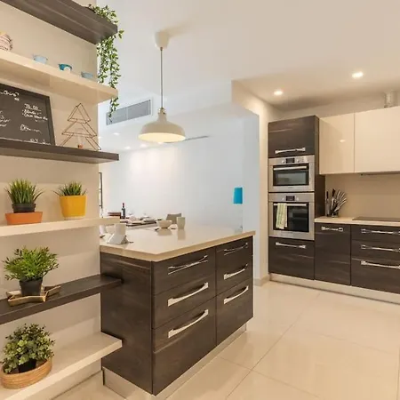 Modern Apartment-hosted By Sweetstay Appartement San Ġiljan